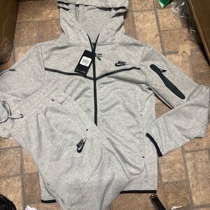 Nike Light Gray Hoodie and Joggers Set Large